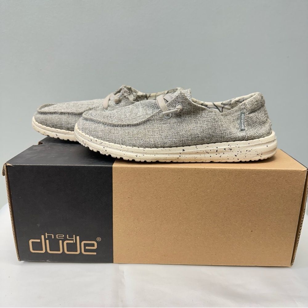 Hey Dude Wendy Gray White Linen‎ Slip-On Loafers. women's 7